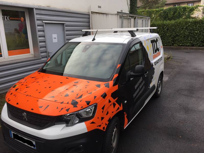 marquage véhicule aux couleurs de l'entreprise